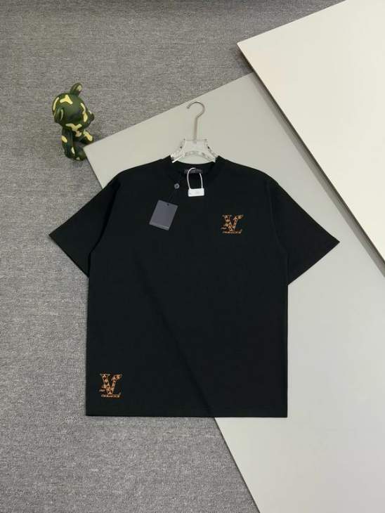 Picture of Louis Vuitton T Shirts Short _SKULVS-XLm6tx457292